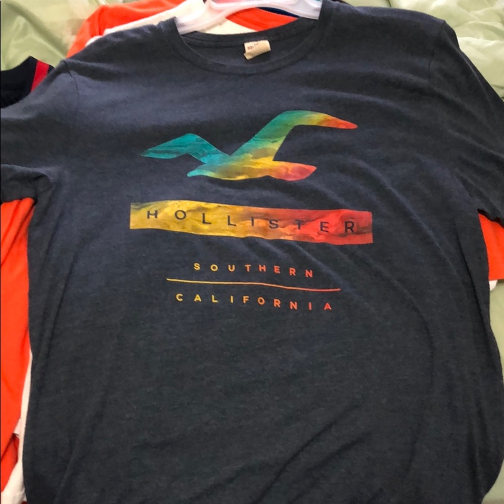 Hollister Graphic Tee - Medium